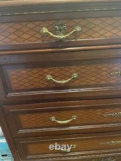 Antique French Louis XV syle chest of drawers with mirror