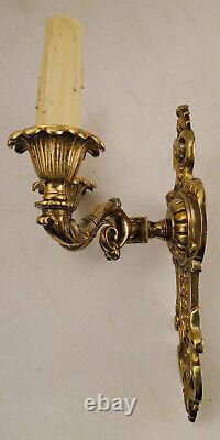 Antique french Louis XV style bronze sconce chiseled and polish bronze (1304)