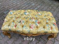 Beautiful b bench in French Louis XVI style. Free worldwide shipping