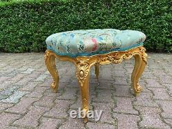 Beautiful bed bench in French Louis XVI style. Free worldwide shipping