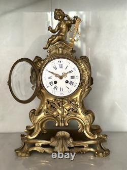 French Louis XVI ormolu bronze table / mantel clock with putty