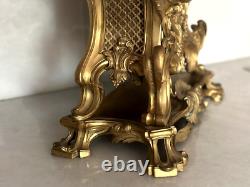 French Louis XVI ormolu bronze table / mantel clock with putty