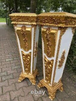 French Louis XVI style wooden Pedestal/Colums in Gold and White With Marble Top