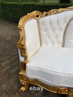 Regal 1950s French Louis XVI Style 5-Piece Sofa Set with Chairs in gold / white