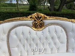 Regal 1950s French Louis XVI Style 5-Piece Sofa Set with Chairs in gold / white