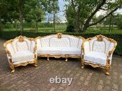 Regal 1950s French Louis XVI Style 5-Piece Sofa Set with Chairs in gold / white